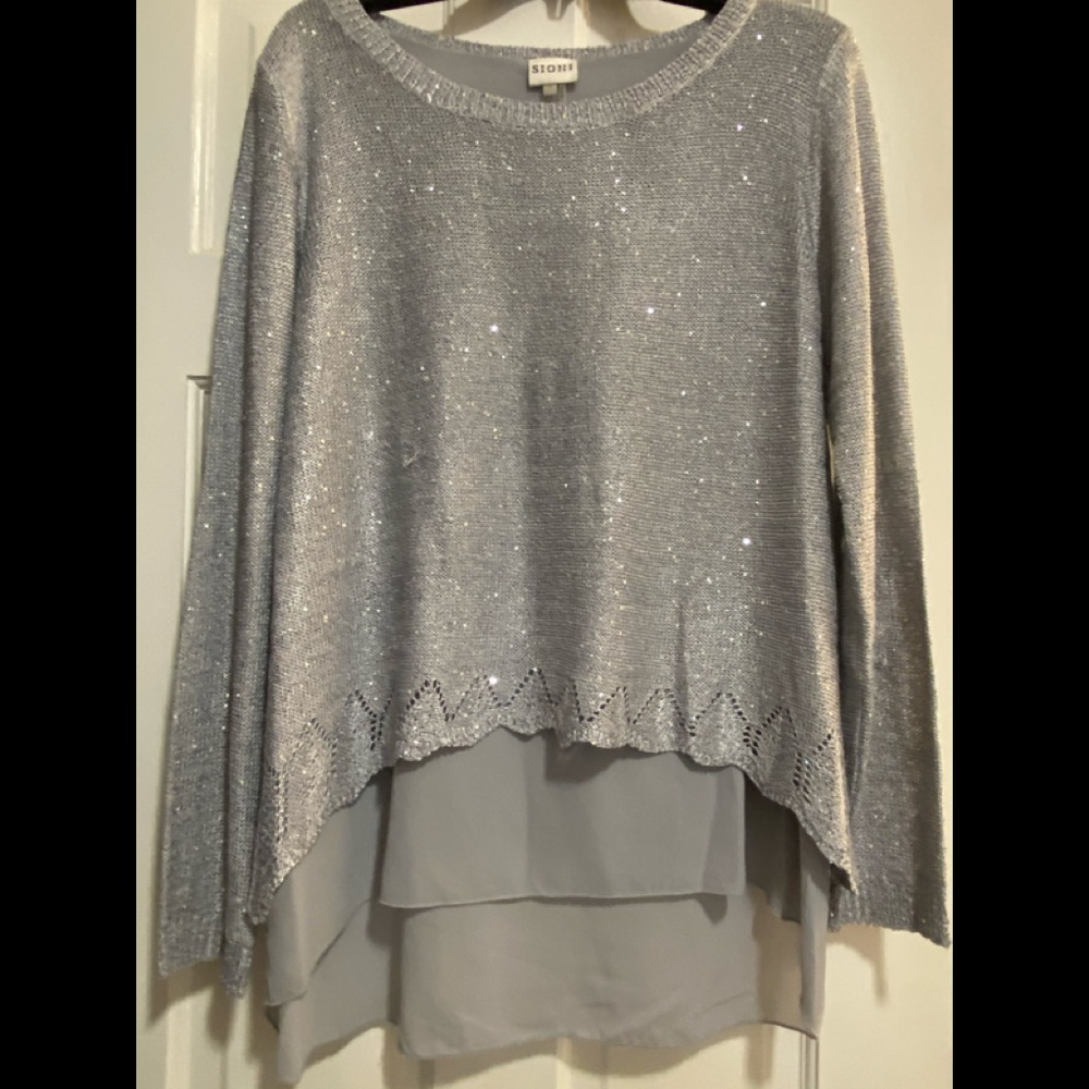 Soon I Women’s Gray Sparkly Sweater
